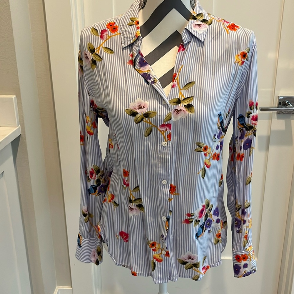 EUC Como Vintage floral top